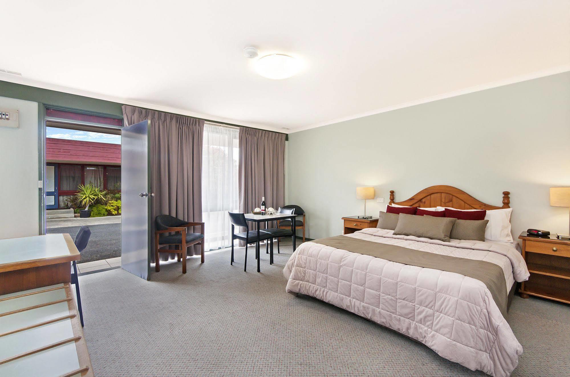 Melaleuca Motel Портленд Экстерьер фото