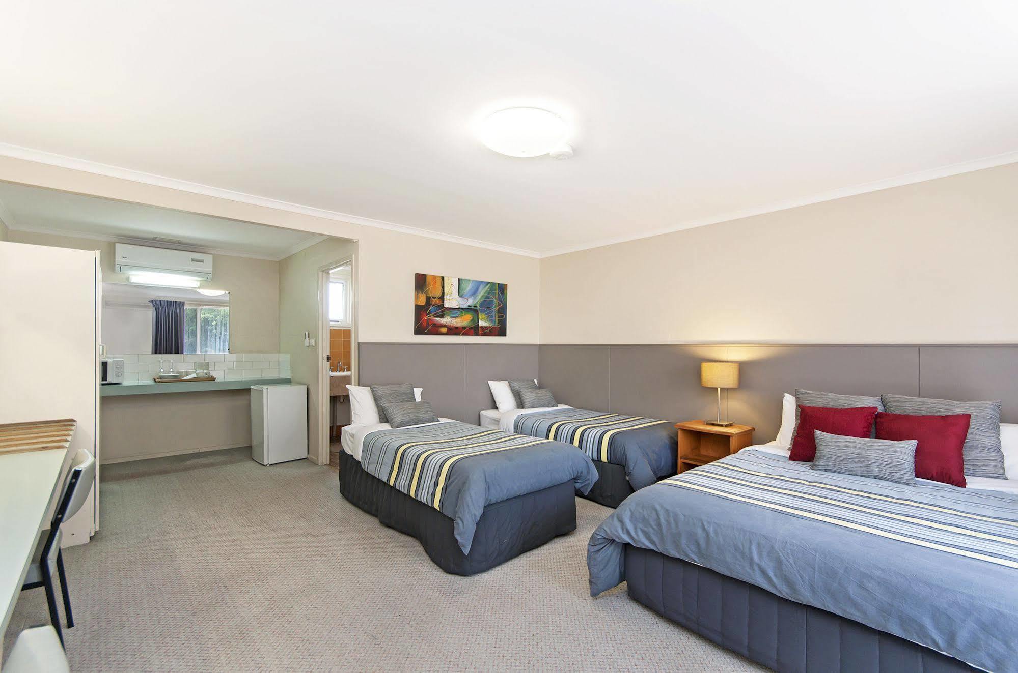 Melaleuca Motel Портленд Экстерьер фото