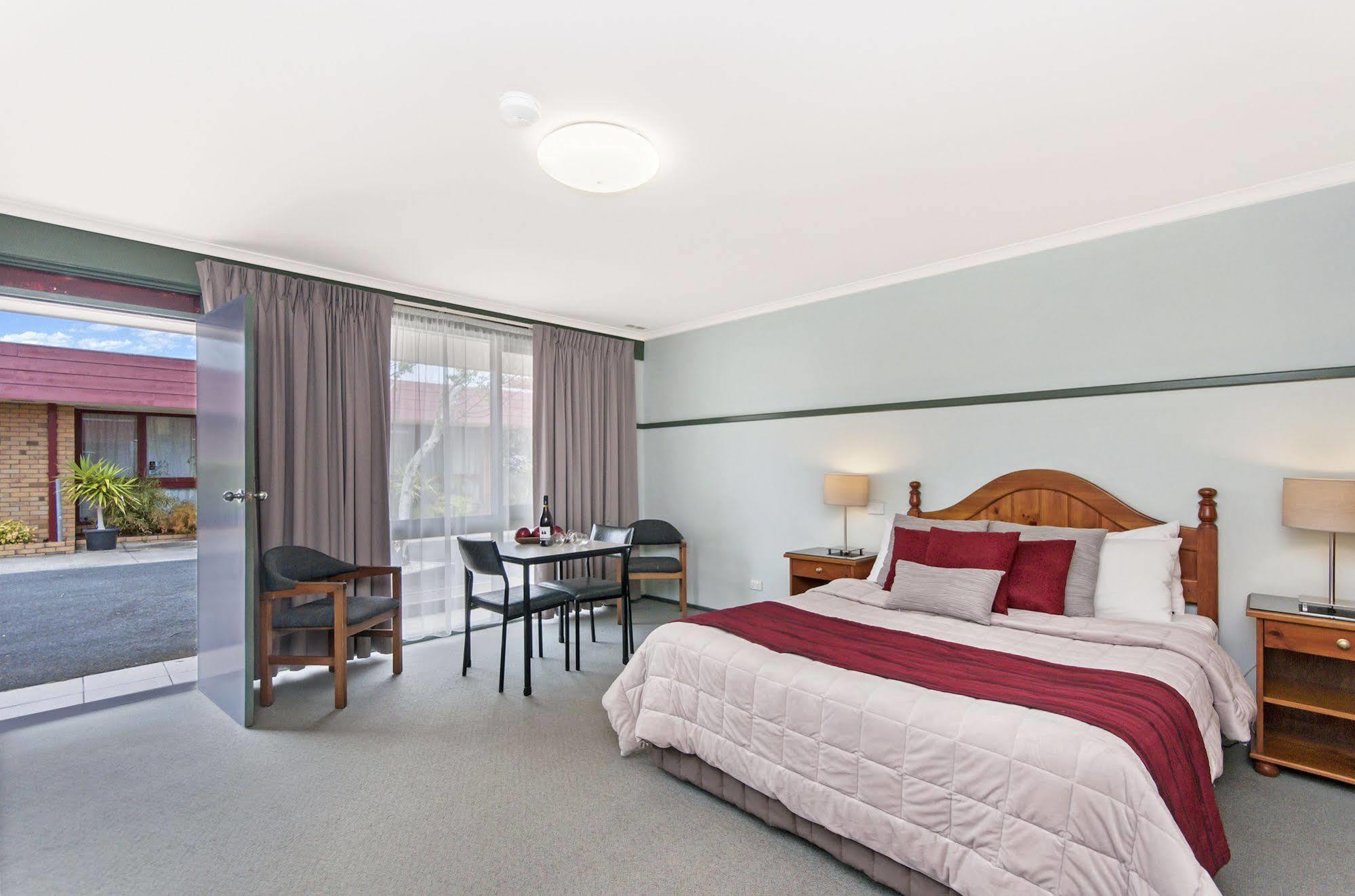 Melaleuca Motel Портленд Экстерьер фото